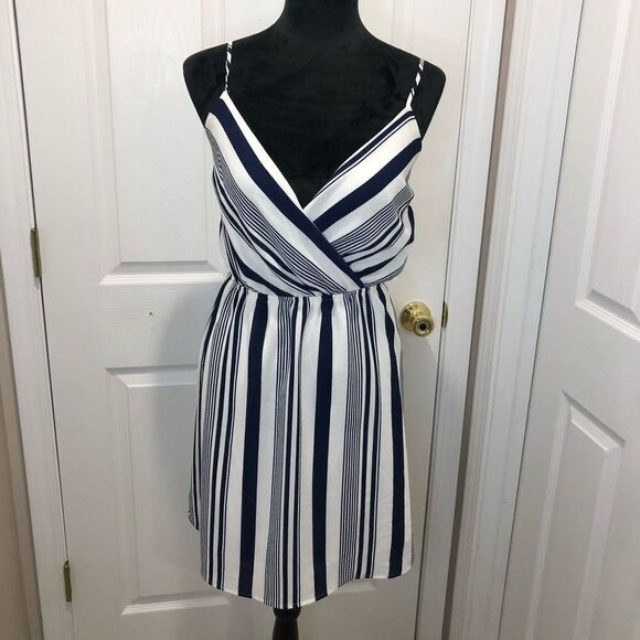 Monteau Dresses & Skirts - Monteau mini navy blue and white summer sun dress size small